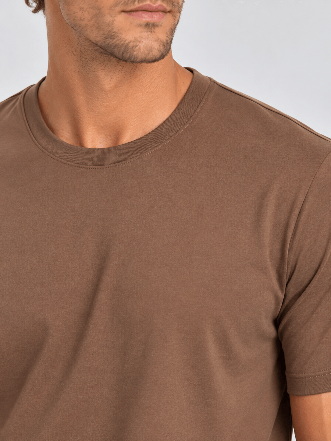 camiseta-gola-careca-marrom-_p-a-gg-atual-MARROM_3
